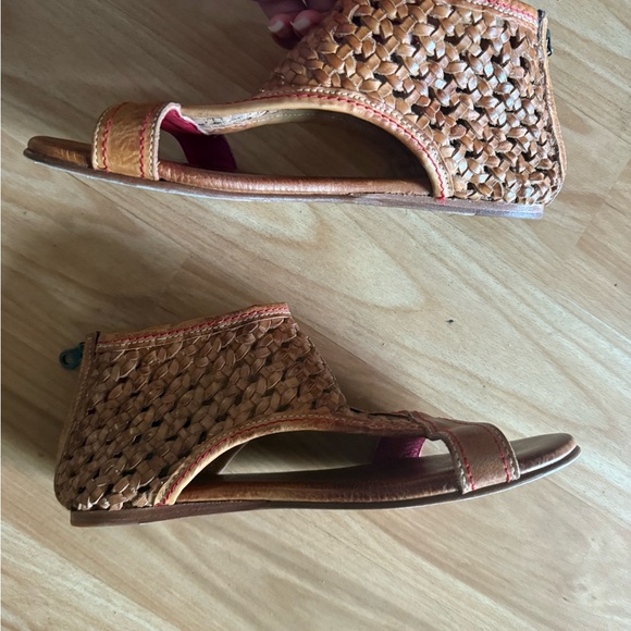 Super Cute Bed Stu Kimberly Sandals - Sz 8 - Pecan Rustic - Picture 15 of 15